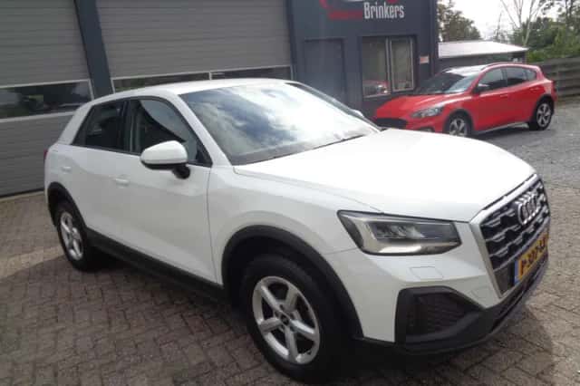 Audi Q2 (2022) thumbnail 3