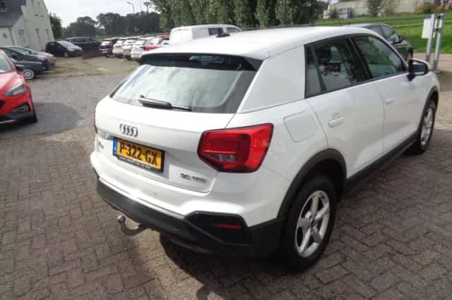 Audi Q2 (2022) thumbnail 4