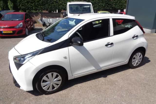 Toyota Aygo (2020) thumbnail 1