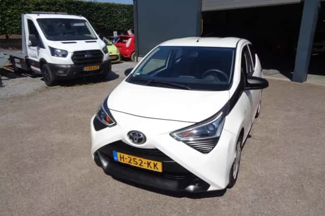 Toyota Aygo (2020) thumbnail 2