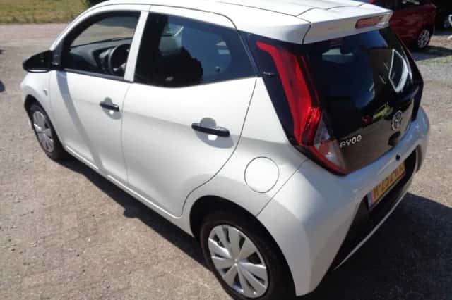 Toyota Aygo (2020) thumbnail 5