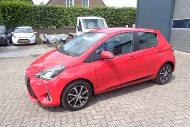Toyota Yaris (2019) thumbnail 1