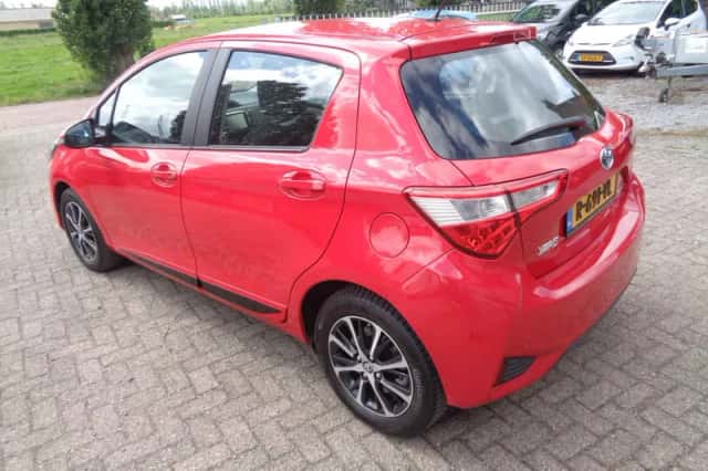 Toyota Yaris (2019) thumbnail 5