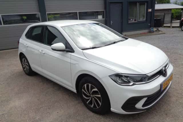 Volkswagen Polo (2023) thumbnail 3