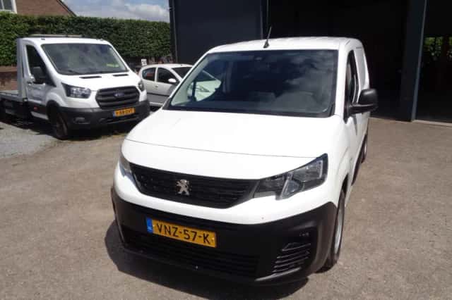 Peugeot Partner (2022) thumbnail 2