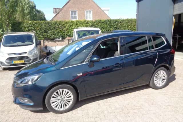 Opel Zafira (2019) thumbnail 1