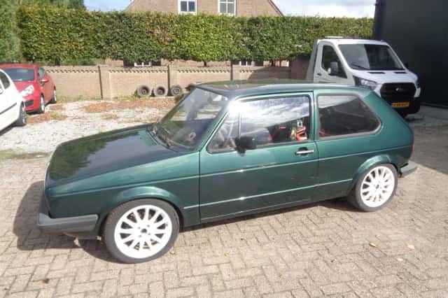Volkswagen Golf (1977) thumbnail 1