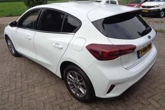 Ford Focus (2023) thumbnail 5