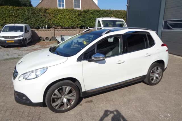 Peugeot 2008 (2015) thumbnail 1