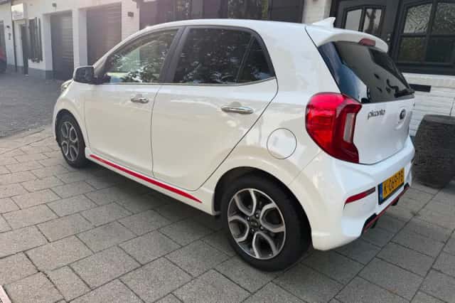 Kia Picanto (2021) thumbnail 3