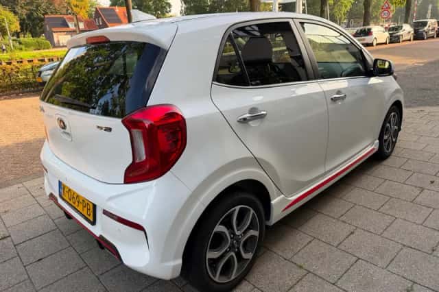 Kia Picanto (2021) thumbnail 5