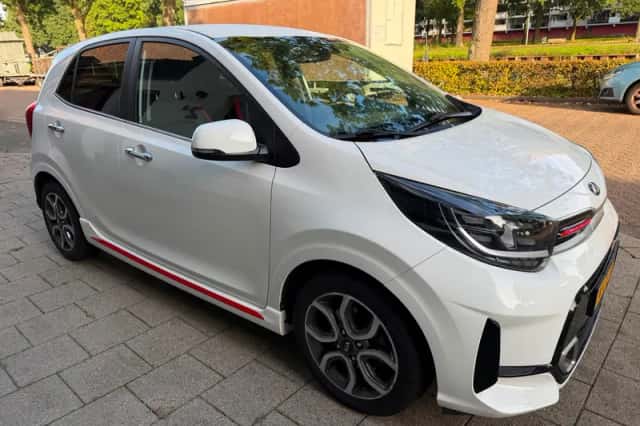 Kia Picanto (2021) thumbnail 6