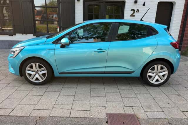 Renault Clio (2021) thumbnail 2