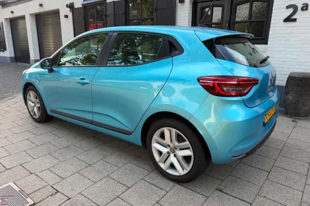 Renault Clio (2021) thumbnail 3
