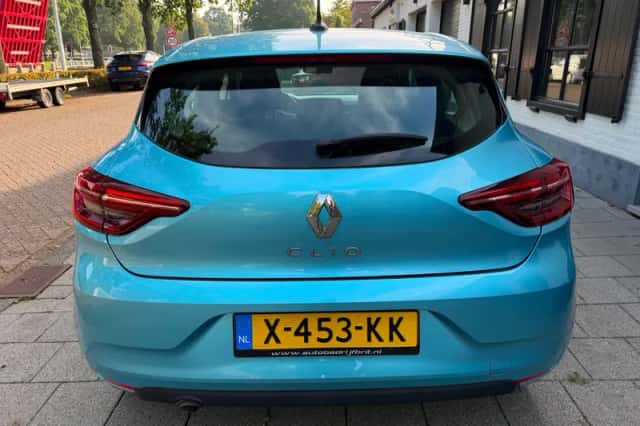 Renault Clio (2021) thumbnail 4