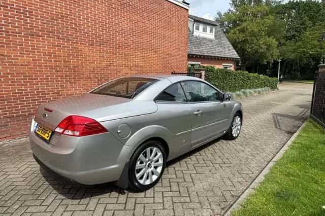 Ford Focus (2011) thumbnail 2