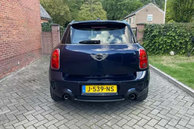MINI Countryman (2011) thumbnail 3