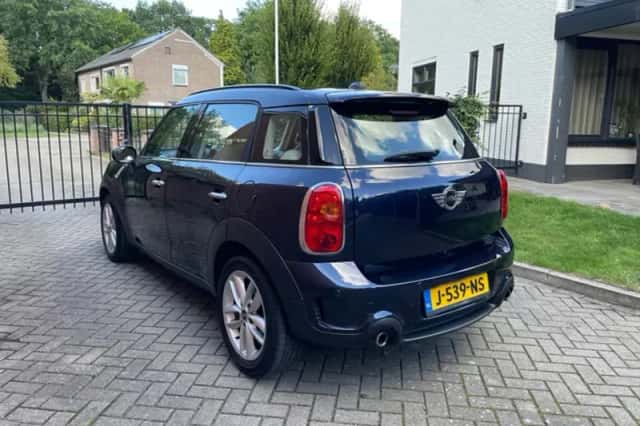 MINI Countryman (2011) thumbnail 4