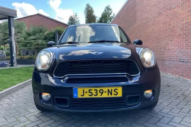 MINI Countryman (2011) thumbnail 6