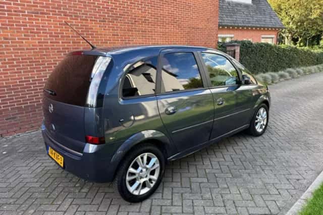 Opel Meriva (2010) thumbnail 2