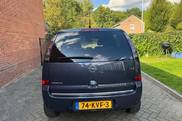 Opel Meriva (2010) thumbnail 3