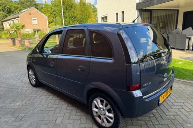 Opel Meriva (2010) thumbnail 4