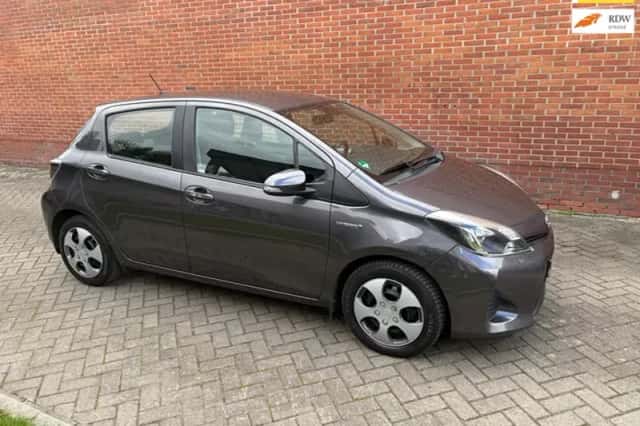Toyota Yaris (2013) thumbnail 1