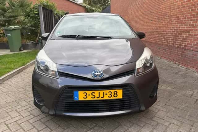 Toyota Yaris (2013) thumbnail 6