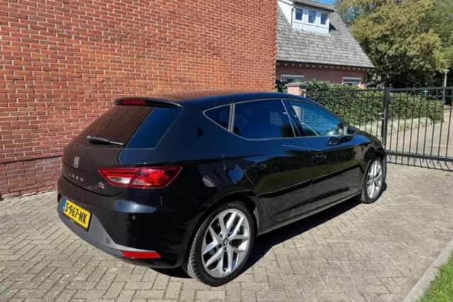 SEAT Leon (2016) thumbnail 2