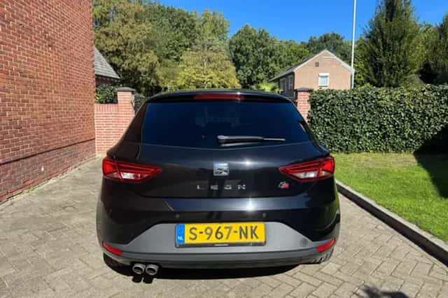 SEAT Leon (2016) thumbnail 3