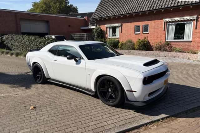 Dodge Challenger (2015) thumbnail 1