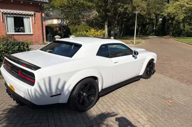 Dodge Challenger (2015) thumbnail 4