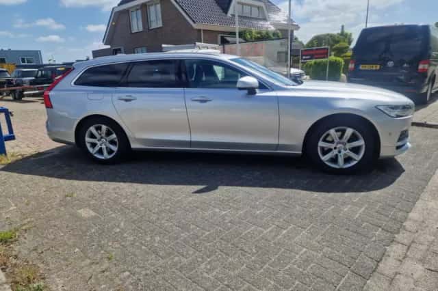 Volvo V90 (2016) thumbnail 2