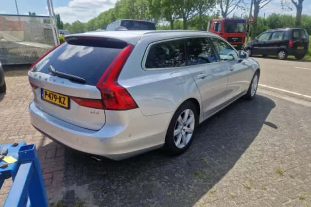 Volvo V90 (2016) thumbnail 3