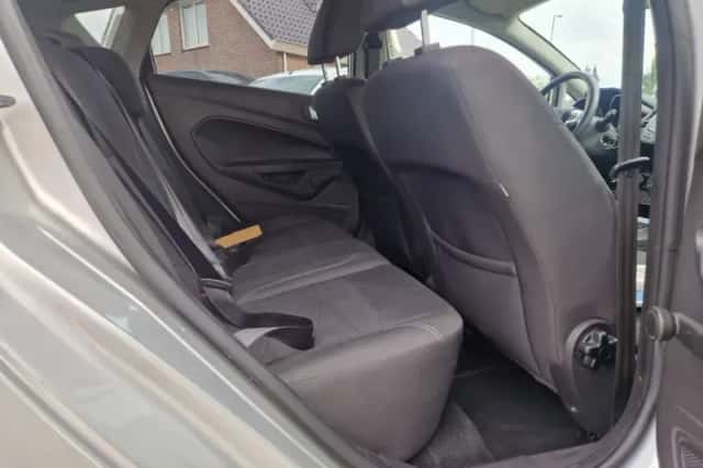 Ford Fiesta (2014) thumbnail 6