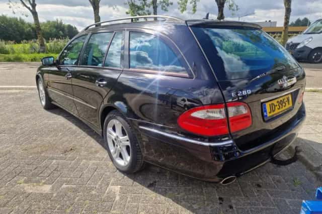 Mercedes-Benz E-Klasse (2008) thumbnail 4