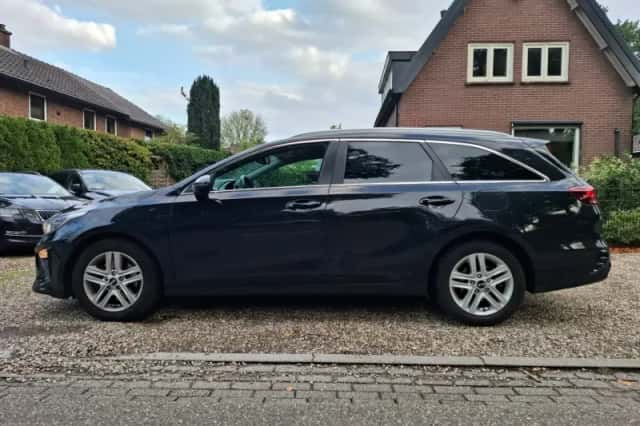 Kia Ceed (2021) thumbnail 2