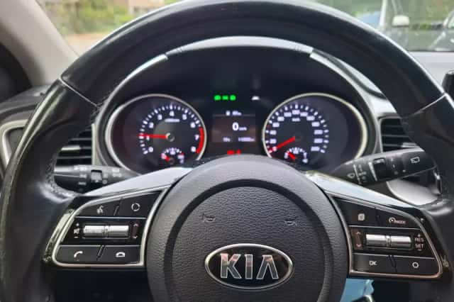 Kia Ceed (2021) thumbnail 6