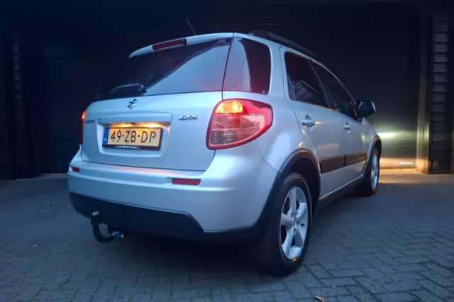 Suzuki SX4 (2008) thumbnail 6