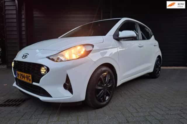 Hyundai i10 (2023) thumbnail 1