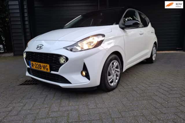 Hyundai i10 (2023) thumbnail 1