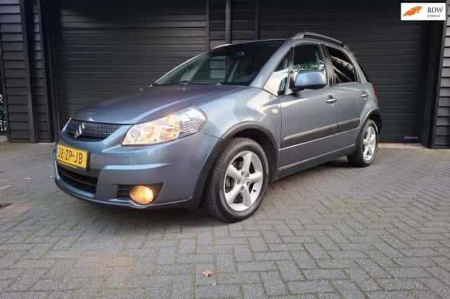 Suzuki SX4 (2008) thumbnail 1