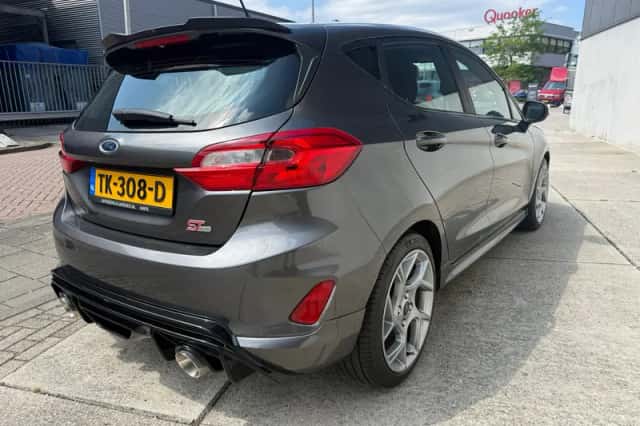 Ford Fiesta (2018) thumbnail 3