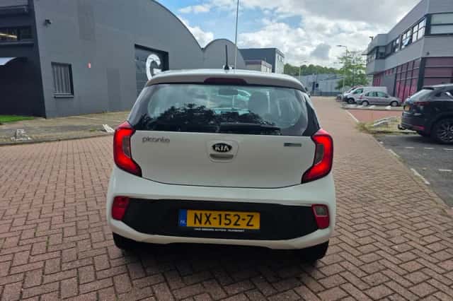 Kia Picanto (2017) thumbnail 4