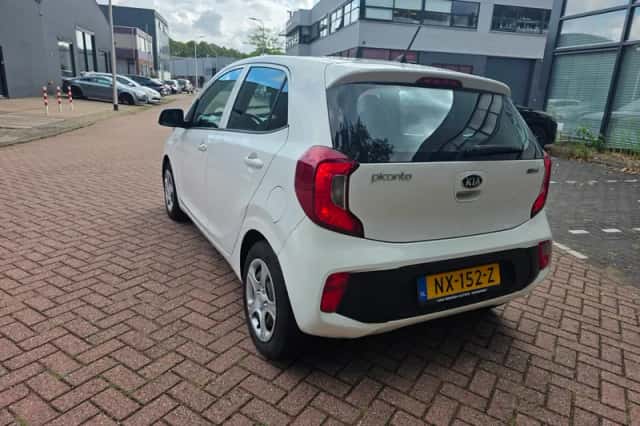 Kia Picanto (2017) thumbnail 5