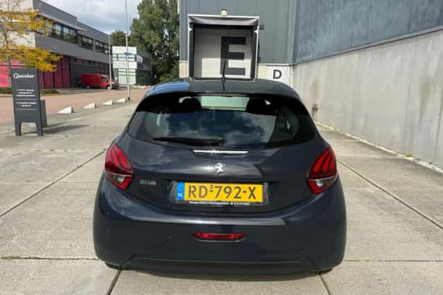 Peugeot 208 (2017) thumbnail 4