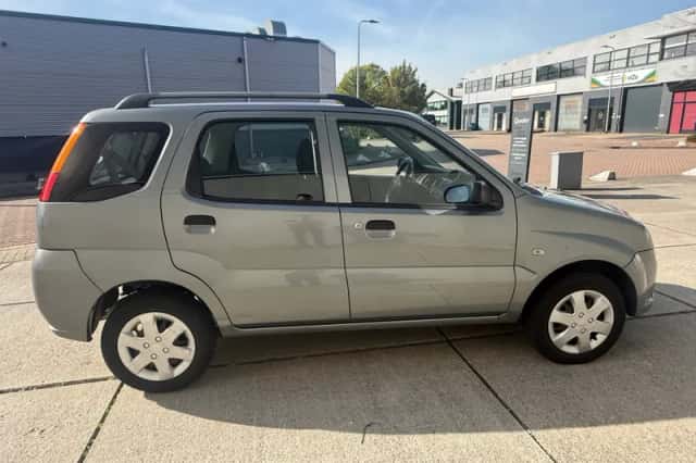 Suzuki Ignis (2005) thumbnail 2