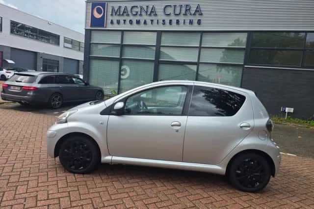 Toyota Aygo (2011) thumbnail 6