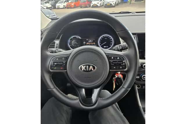 Kia Niro (2018) thumbnail 6