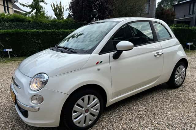 Fiat 500 (2015) thumbnail 1